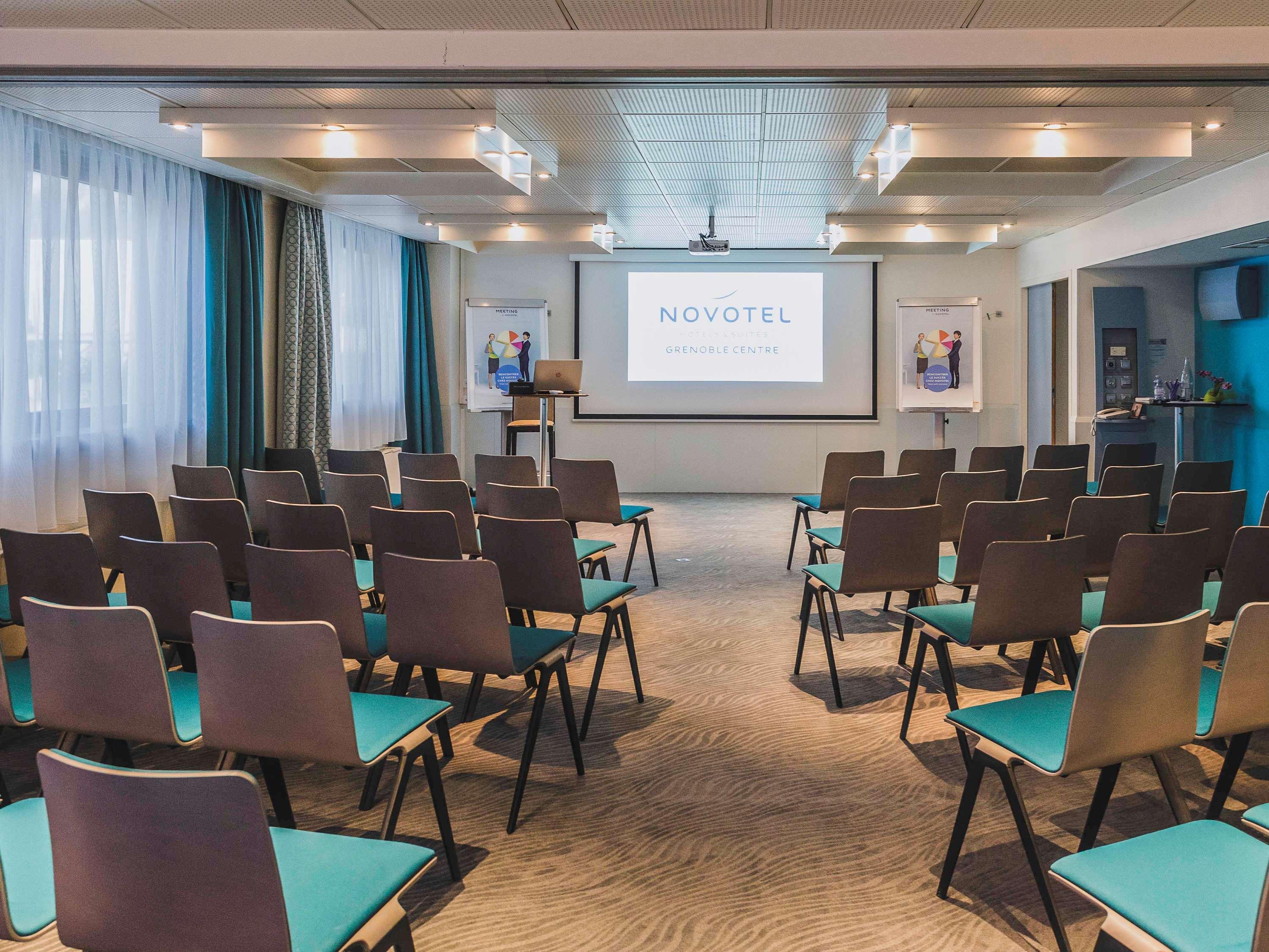 Novotel Centre Hotel 4*