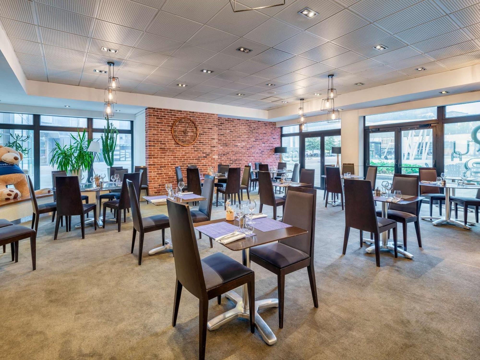 Novotel Centre Hotel